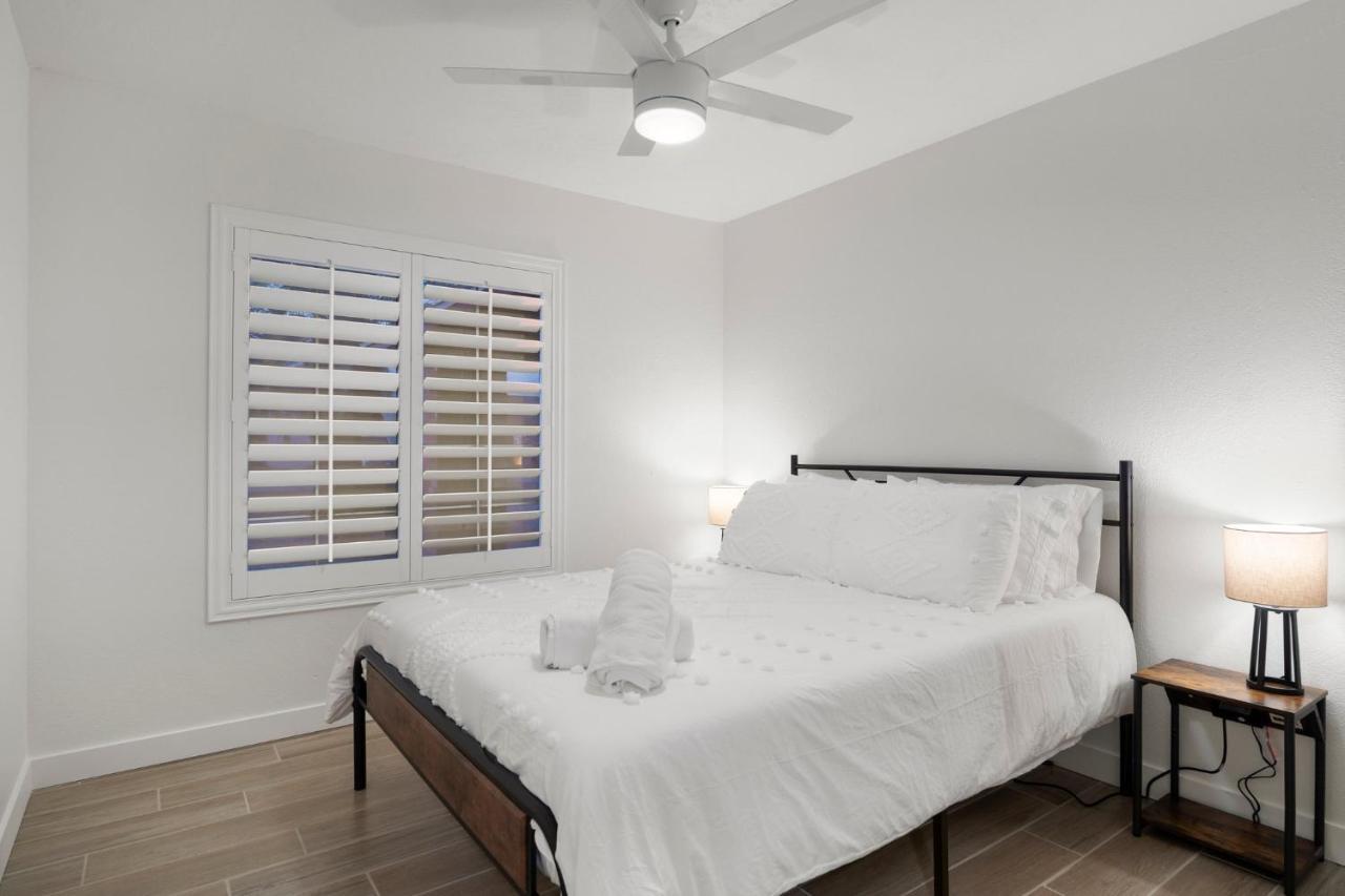 Large Pool With Diving Board, Remodeled 3Bdrm, Near State Farm Stdm And More! Peoria Exteriör bild