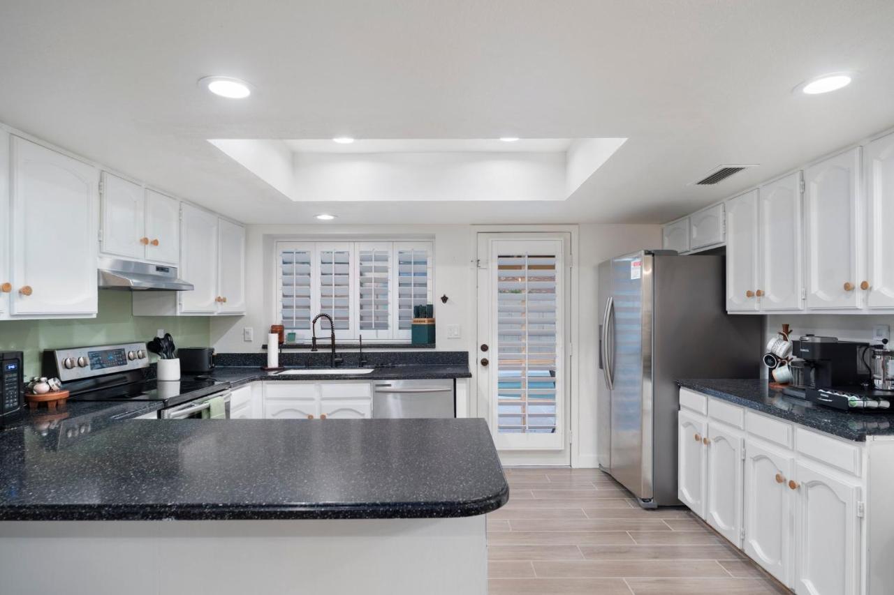 Large Pool With Diving Board, Remodeled 3Bdrm, Near State Farm Stdm And More! Peoria Exteriör bild