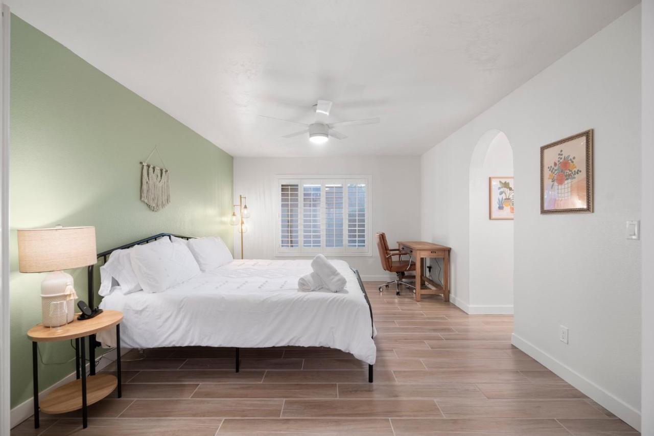Large Pool With Diving Board, Remodeled 3Bdrm, Near State Farm Stdm And More! Peoria Exteriör bild
