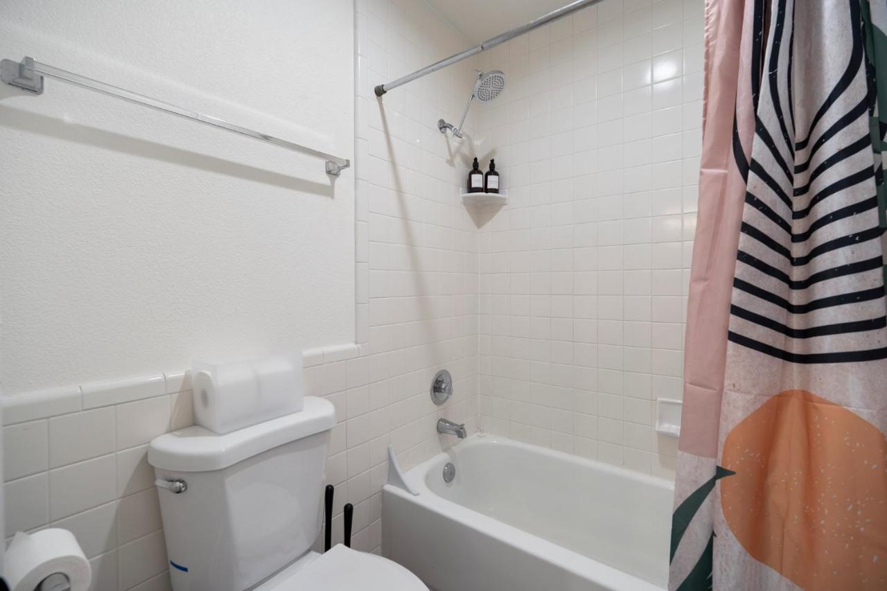 Large Pool With Diving Board, Remodeled 3Bdrm, Near State Farm Stdm And More! Peoria Exteriör bild