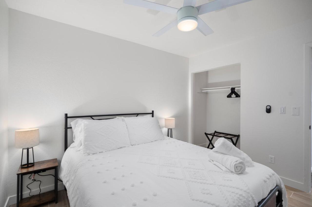 Large Pool With Diving Board, Remodeled 3Bdrm, Near State Farm Stdm And More! Peoria Exteriör bild